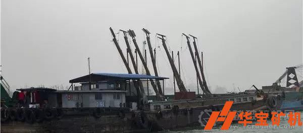 馬鞍山市水警刑警聯手破獲特大犯罪團伙盜采江砂案件抓獲46人！