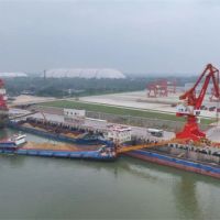 滿載砂石的萬噸貨輪駛向長江下游！江海對流新格局開啟